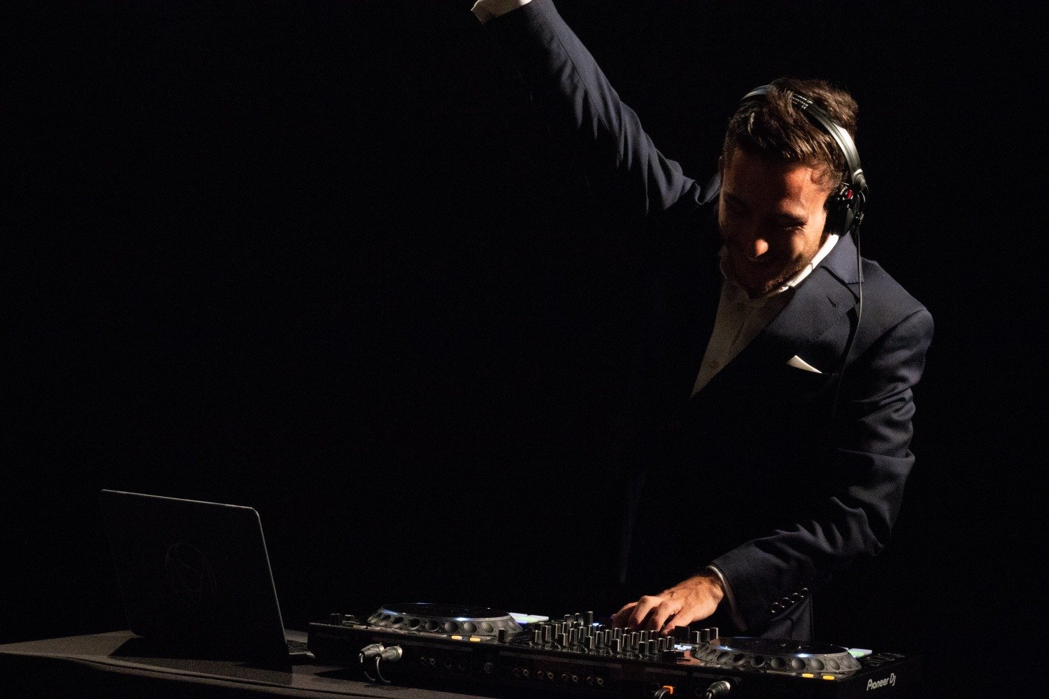 Fun-Melbourne-Wedding-DJ